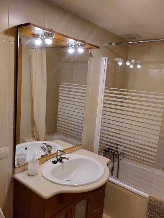 Apartamentos Canana De Vega Flix Eksteriør bilde